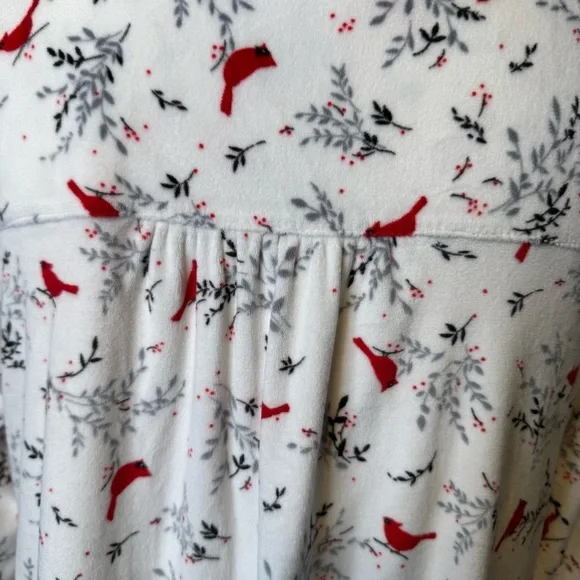 ARIA Collection Cardinal White and Red Nightgown Medium (Oversized - See Desc) - Picture 11 of 13